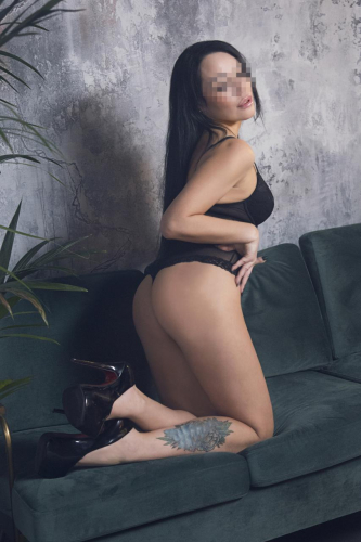 Индивидуалка СПб Созия Брюнетка c 3 размером груди у метро Купчино Санкт-Петербург Фото-2